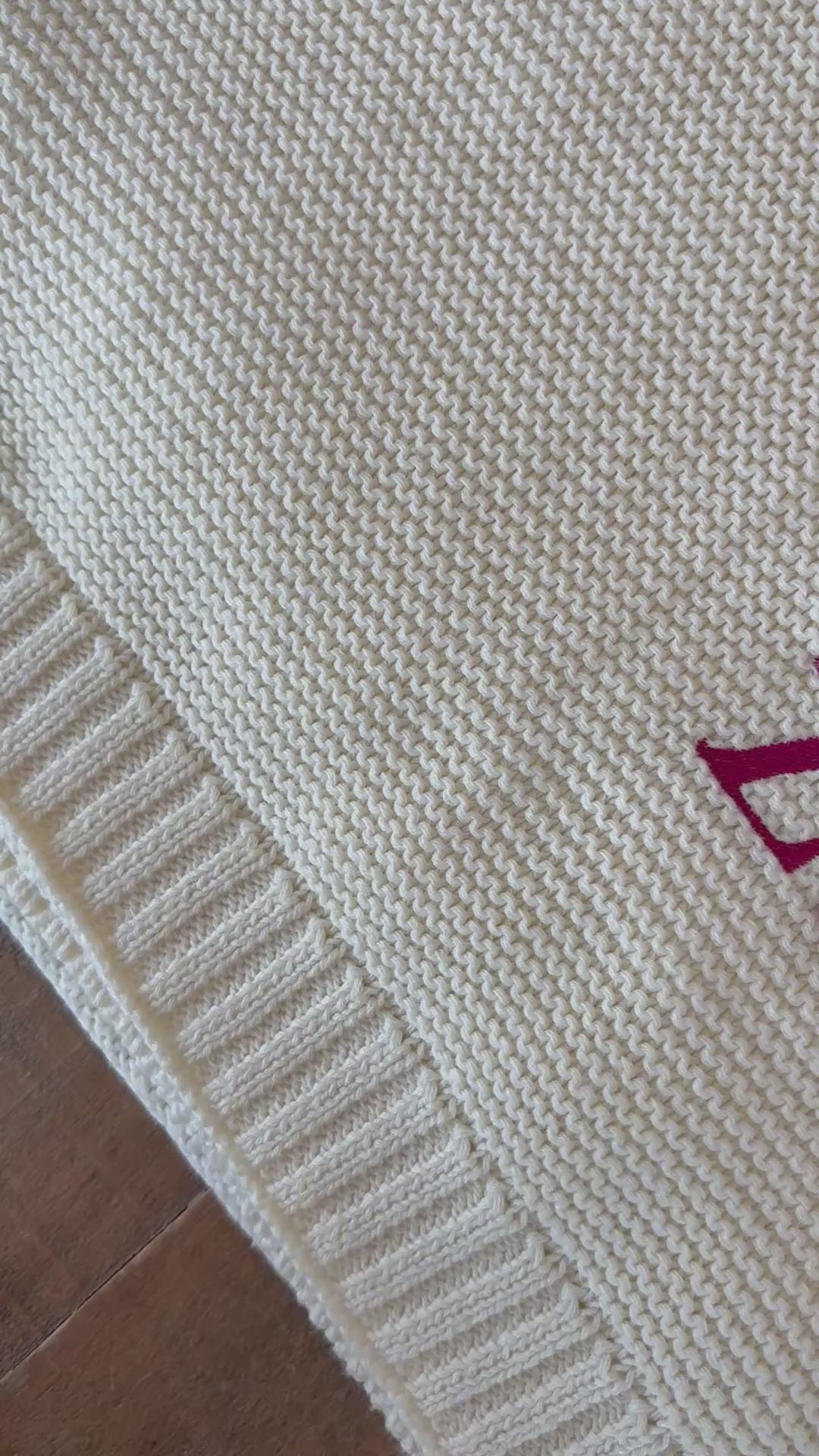 Personalised Embroidered Baby Blanket with Goose Design – Custom Name Knit Baby Blanket